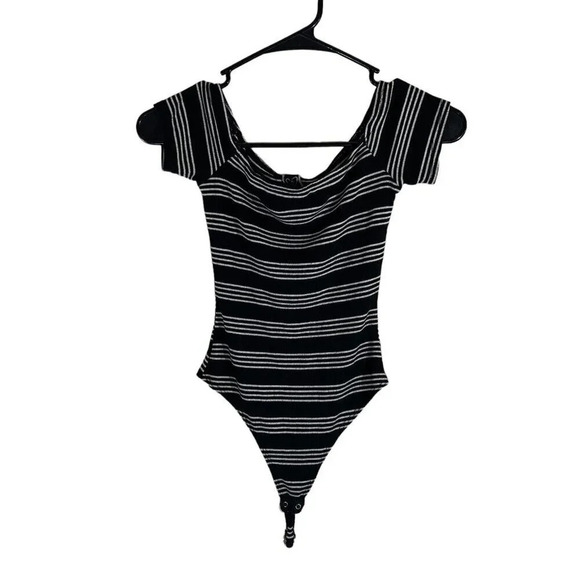 Windsor Black and White Striped Bodysuit Size XS Short Sleeve Stretch Knit - Picture 2 of 5